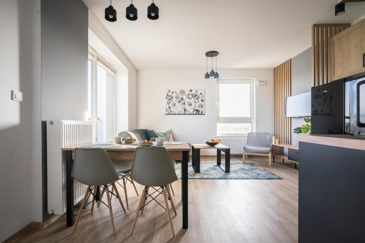 Bizapartments - Modern Flats With Parking วอร์ซอ ภายนอก รูปภาพ
